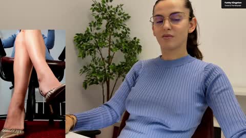 Elle  online show from 4, 11, 2025