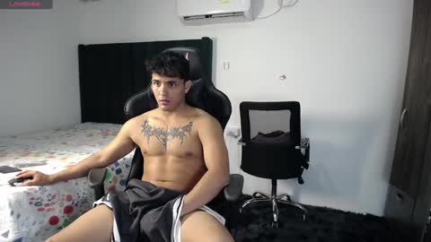 Snapshot of lei_77 chatting on 5, 1, 2025 Lei online show from 5, 1, 2025