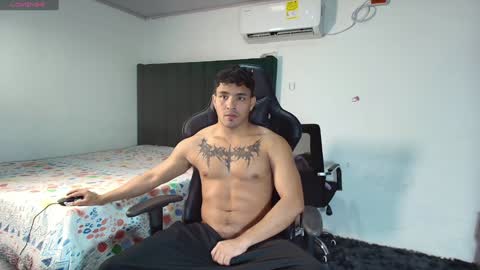 Snapshot of lei_77 chatting on 12, 1, 2025 Lei online show from 12, 1, 2025