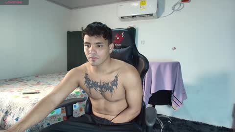 Snapshot of lei_77 chatting on 13, 1, 2025 Lei online show from 13, 1, 2025