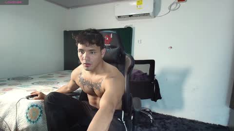 Snapshot of lei_77 chatting on 17, 1, 2025 Lei online show from 17, 1, 2025