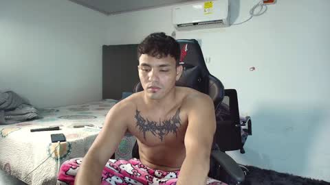 Snapshot of lei_77 chatting on 31, 1, 2025 Lei online show from 31, 1, 2025