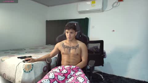 Snapshot of lei_77 chatting on 4, 2, 2025 Lei online show from 4, 2, 2025