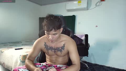 Snapshot of lei_77 chatting on 5, 2, 2025 Lei online show from 5, 2, 2025