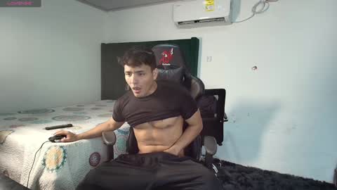Snapshot of lei_77 chatting on 7, 2, 2025 Lei online show from 7, 2, 2025