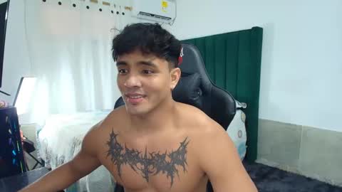 Snapshot of lei_77 chatting on 2, 10, 2025 Lei online show from 2, 10, 2025