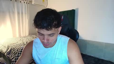 Snapshot of lei_77 chatting on 18, 10, 2025 Lei online show from 18, 10, 2025