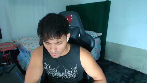 Snapshot of lei_77 chatting on 22, 4, 2026 Lei online show from 22, 4, 2026