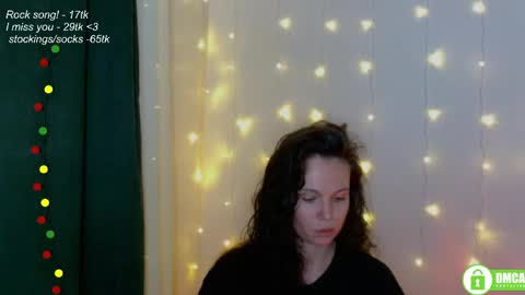 Snapshot of leia_bell chatting on 8, 5, 2026 hey Im Leia and I love rock online show from 8, 5, 2026
