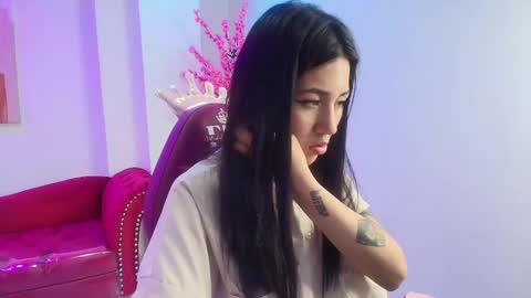 Snapshot of leia_queens chatting on 2, 1, 2025 Leia. online show from 2, 1, 2025