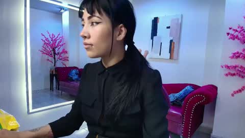 Snapshot of leia_queens chatting on 9, 10, 2025 Leia. online show from 9, 10, 2025
