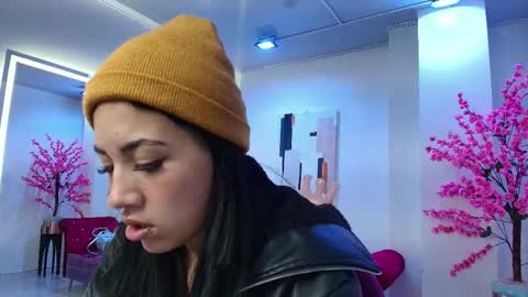 Snapshot of leia_queens chatting on 15, 10, 2025 Leia. online show from 15, 10, 2025