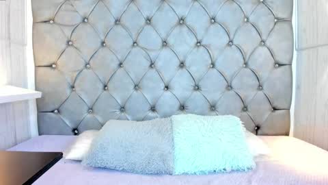 Snapshot of leigh_angels chatting on 7, 12, 2024 LEIGH ANGELS online show from 7, 12, 2024