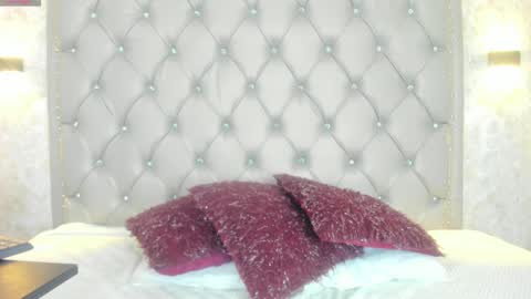 Snapshot of leigh_angels chatting on 19, 12, 2024 LEIGH ANGELS online show from 19, 12, 2024