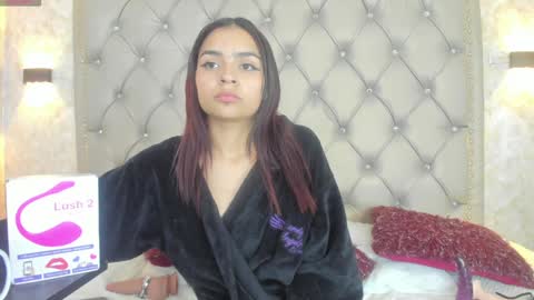 Snapshot of leigh_angels chatting on 20, 12, 2024 LEIGH ANGELS online show from 20, 12, 2024
