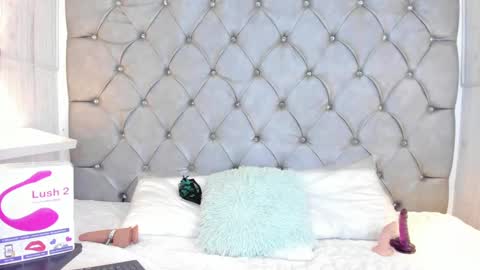 Snapshot of leigh_angels chatting on 31, 12, 2024 LEIGH ANGELS online show from 31, 12, 2024