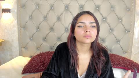 Snapshot of leigh_angels chatting on 3, 1, 2025 LEIGH ANGELS online show from 3, 1, 2025