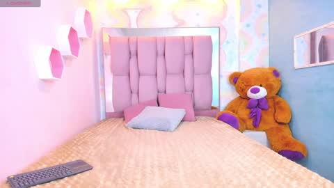 Snapshot of leigh_angels chatting on 24, 1, 2025 LEIGH ANGELS online show from 24, 1, 2025