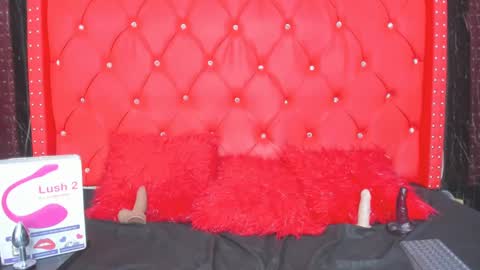 Snapshot of leigh_angels chatting on 3, 2, 2025 LEIGH ANGELS online show from 3, 2, 2025