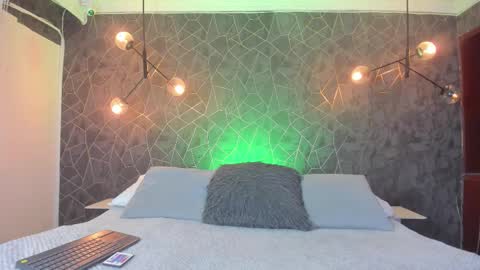 Snapshot of leigh_angels chatting on 7, 11, 2025 LEIGH ANGELS online show from 7, 11, 2025