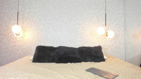 Snapshot of leigh_angels chatting on 8, 11, 2025 LEIGH ANGELS online show from 8, 11, 2025