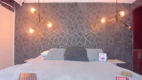 Snapshot of leigh_angels chatting on 17, 11, 2025 LEIGH ANGELS online show from 17, 11, 2025