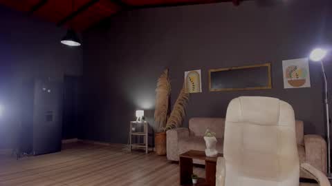 Snapshot of leila4ever chatting on 29, 10, 2025 Leila online show from 29, 10, 2025