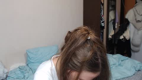 Snapshot of leila_bambi chatting on 4, 2, 2025 leila_bambi online show from 4, 2, 2025