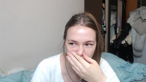 Snapshot of leila_bambi_ chatting on 4, 2, 2025 leila_bambi_ online show from 4, 2, 2025