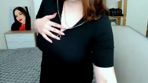 Leila online show from 12, 3, 2025