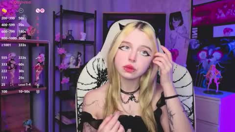 Snapshot of leiladwight chatting on 15, 11, 2025 Leila online show from 15, 11, 2025