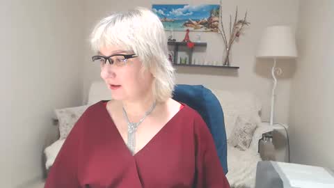 Leila Kinky online show from 17, 2, 2025