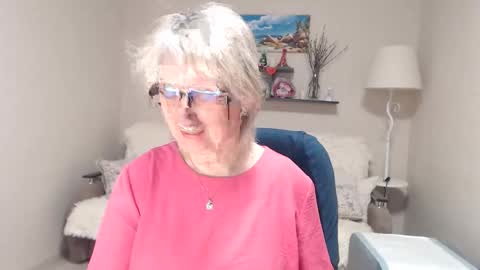 Snapshot of leilamays chatting on 20, 4, 2026 Leila Kinky online show from 20, 4, 2026
