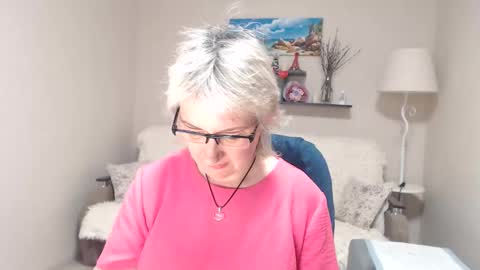 Snapshot of leilamays chatting on 10, 5, 2026 Leila Kinky online show from 10, 5, 2026