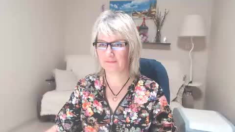 Snapshot of leilamays chatting on 25, 6, 2026 Leila Kinky online show from 25, 6, 2026