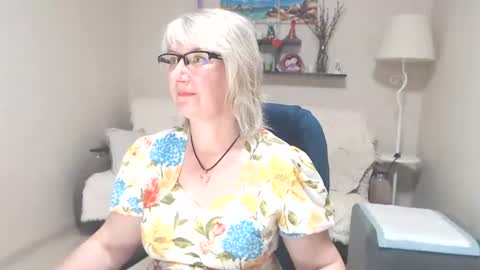 Snapshot of leilamays chatting on 27, 6, 2026 Leila Kinky online show from 27, 6, 2026