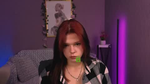 Snapshot of leina_jey chatting on 23, 12, 2025 Leina online show from 23, 12, 2025