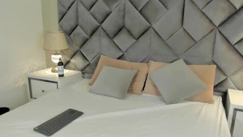 Snapshot of leizathompson chatting on 9, 9, 2025 Leizathompson online show from 9, 9, 2025