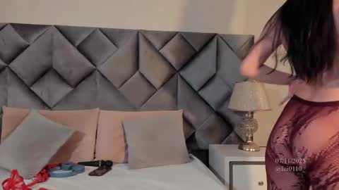 Snapshot of leizathompson chatting on 7, 11, 2025 Leizathompson online show from 7, 11, 2025