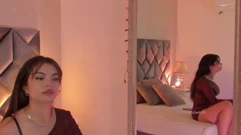 Snapshot of leizathompson chatting on 7, 1, 2026 Leizathompson online show from 7, 1, 2026