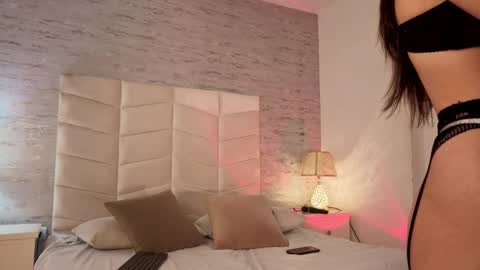 Snapshot of leizathompson chatting on 25, 2, 2026 Leizathompson online show from 25, 2, 2026