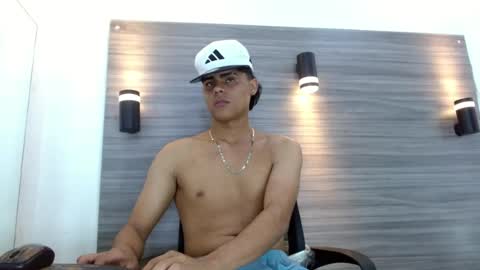 lelehott01 online show from 12, 7, 2026