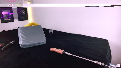 Lenaandwilliam online show from 10, 10, 2025