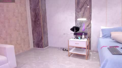 Snapshot of lenathompson chatting on 5, 12, 2025 Lenathompson online show from 5, 12, 2025