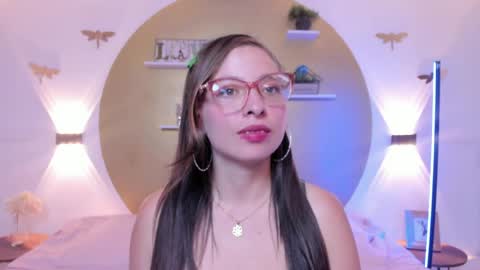 Snapshot of lenna_phillips chatting on 5, 6, 2026 Lenna online show from 5, 6, 2026