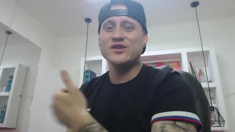 Snapshot of leo_cumming01 chatting on 14, 2, 2025 Yesid online show from 14, 2, 2025