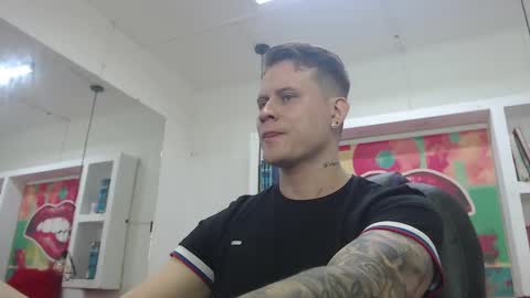 Snapshot of leo_cumming01 chatting on 17, 2, 2025 Yesid online show from 17, 2, 2025