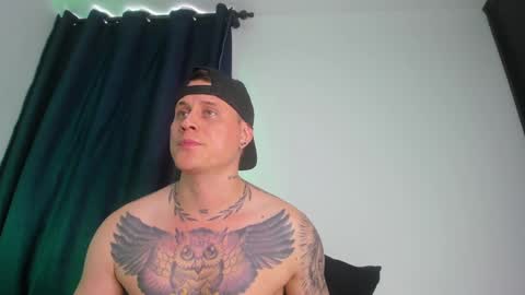 Snapshot of leo_cumming01 chatting on 8, 3, 2025 Yesid online show from 8, 3, 2025