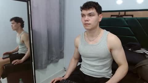 Snapshot of leo_morris chatting on 23, 12, 2024 leo_morris online show from 23, 12, 2024