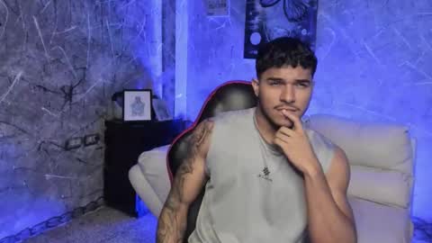 Snapshot of leo_taro chatting on 20, 11, 2025 Leo independent model online show from 20, 11, 2025